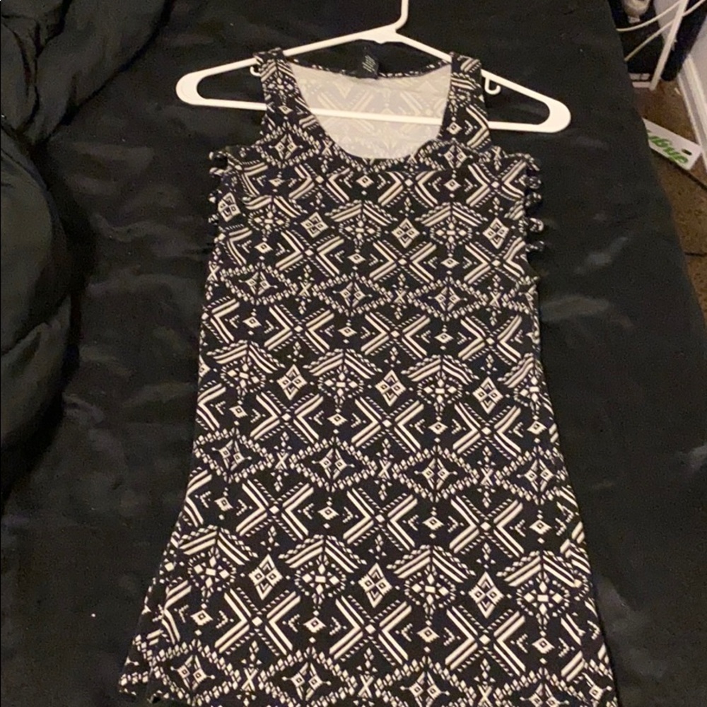 Black and white pattern mini dress